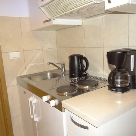 Apartman Lola *