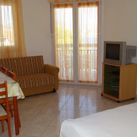 Apartman Lola