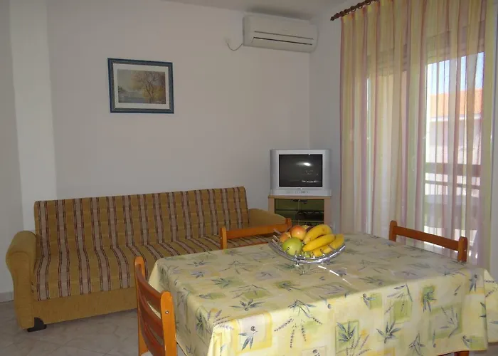 Apartment Lola *