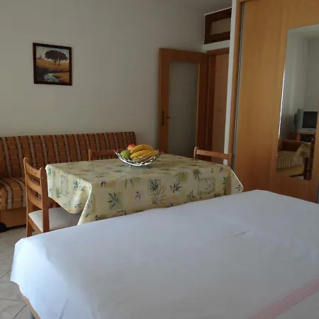 Lola Apartmán