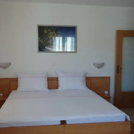 Lola Apartamento Trogir