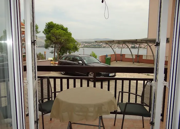 Lola Apartamento Trogir